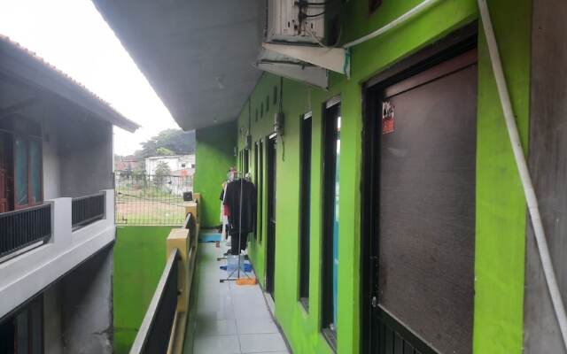 OYO Life 93023 Kost Bulan Karawang