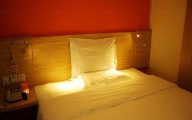 7 Days Inn Dalian Xinghai Plaza Xian Road Railway Station Branch – Guest Rooms – Dalian
