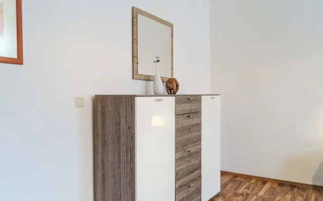 Spacious 2BR Apt Near Wiener Stadthalle