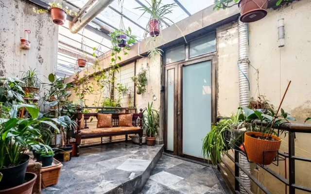 Stylish Flat With Excellent Location in Beyoglu