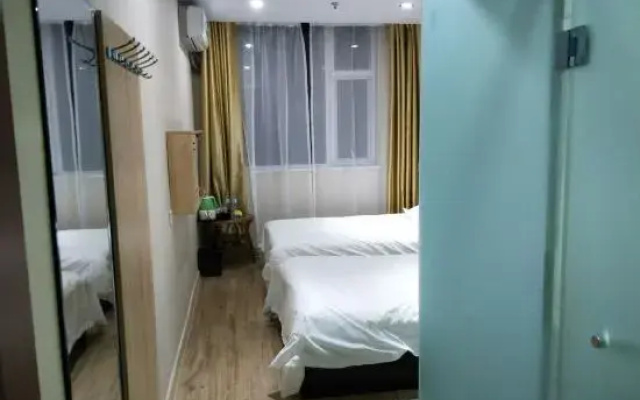 Super 8 Hotel (Linyi Wuyue Plaza, Dongxing Road, Airport)
