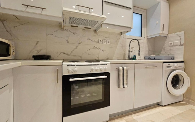 J G Luxury Apartment - Athens Town