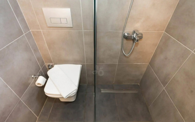 Yunus Hotel
