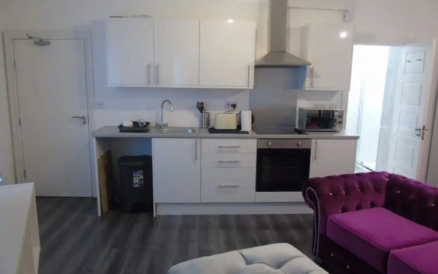Inviting 1-bed Ground Floor Apartment in Bolton