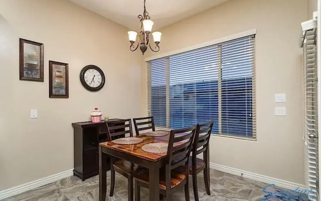 Pleasant Surprise By Signature Vacation Rentals