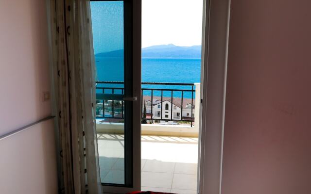 "sion Albania Saranda Apartment"