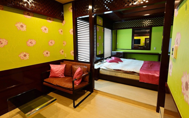 HOTEL RAFFINE - Adults Only