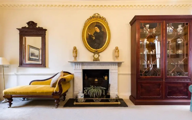 The Admirals Mansion - Central Bath