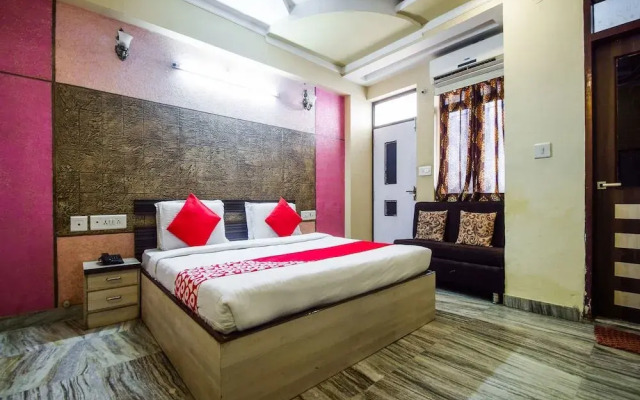 OYO 22052 Htl Kingdom Palace