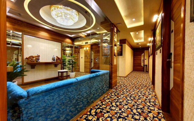 Hotel Makhan Residency