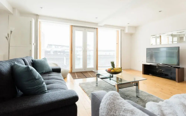 Platinum Apartment next to London Bridge 9995