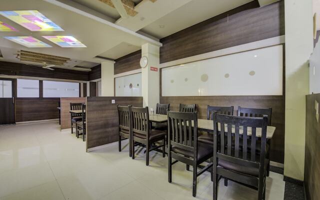 OYO 24125 Hotel Aakash
