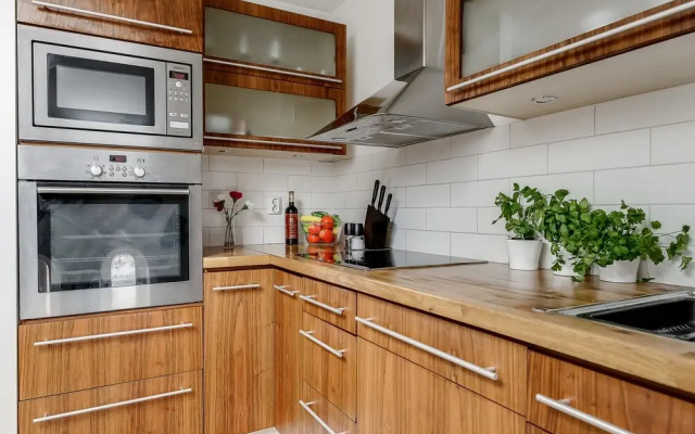 Exclusive City Center 19th Century Apartment