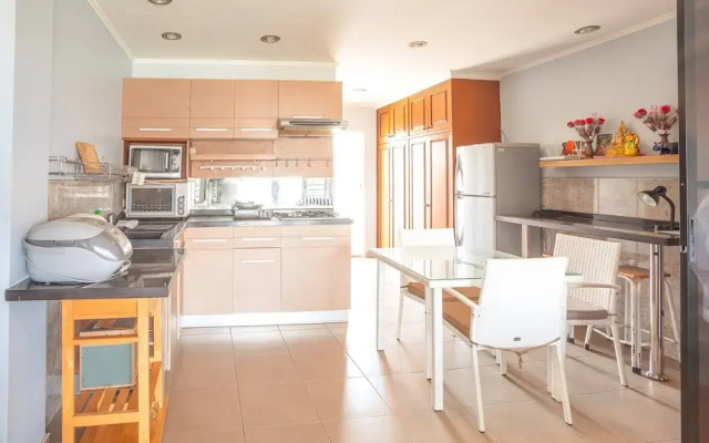 1 Bedroom 716 High Floor Seaview