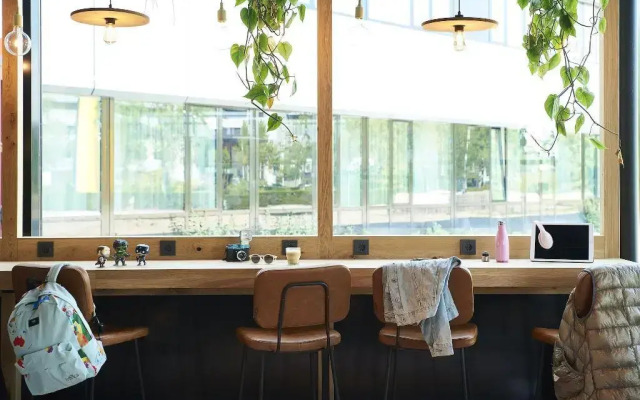 Moxy Amsterdam Schiphol Airport