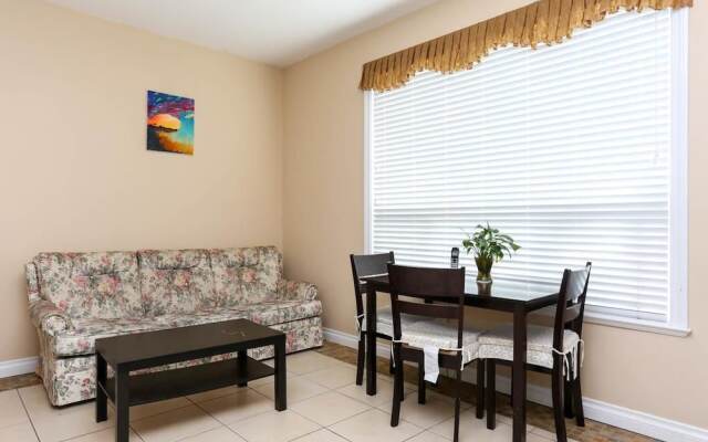 Near the Richmond downtown/private entrance by Elevate Rooms