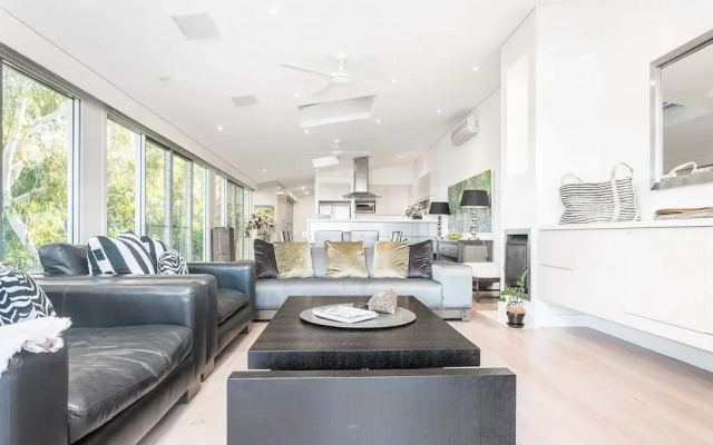 Your Luxury Escape - Vue from Here