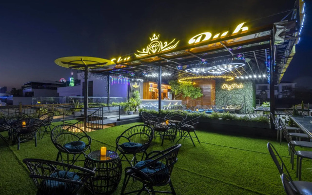 Diamond Luxury Hotel