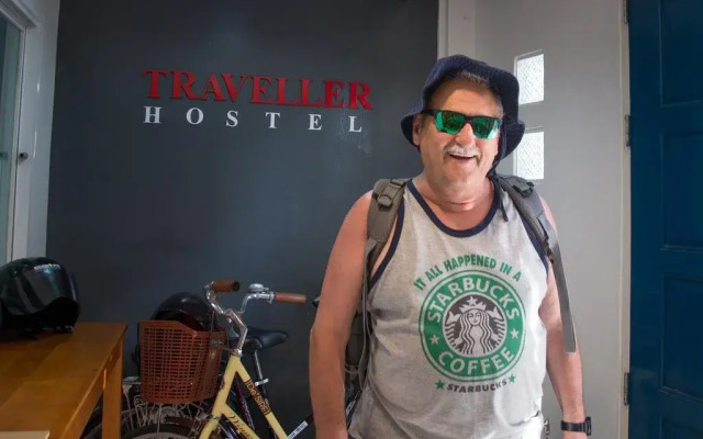 The Traveller Hostel - Adults Only