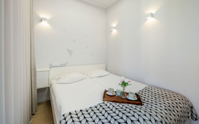 Apartment With Balcony by Renters