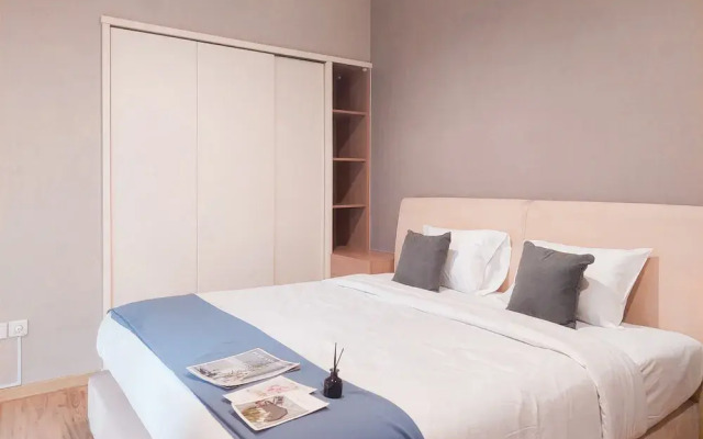 Nice And Modern 2Br Apartment At M-Town Signature