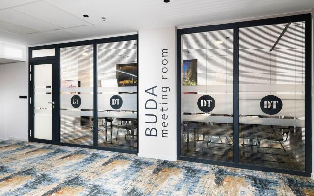 Three Corners Downtown Hotel