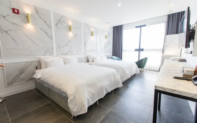 Hotel RAUM
