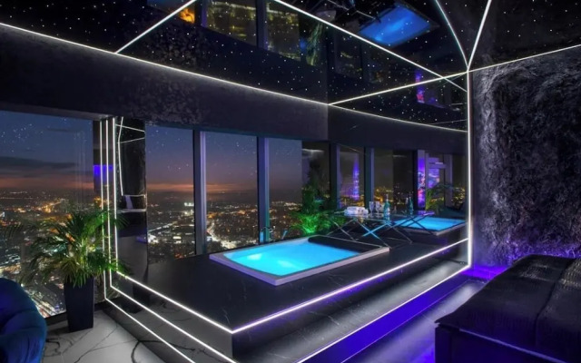Apartments in Sky Tower with Bathtub near the window