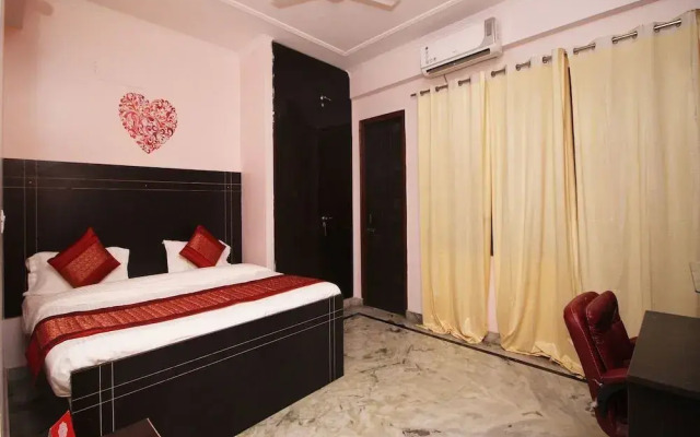 OYO 9192 Hotel Raghav Residency