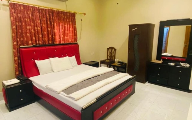 Holiday Inn Guest House