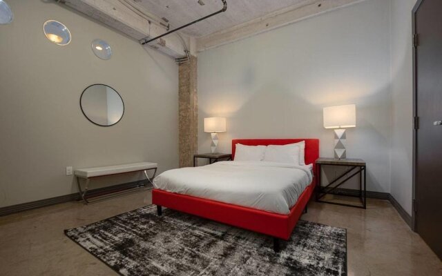Gorgeous 1 Bedroom in Historic Building, Downtown