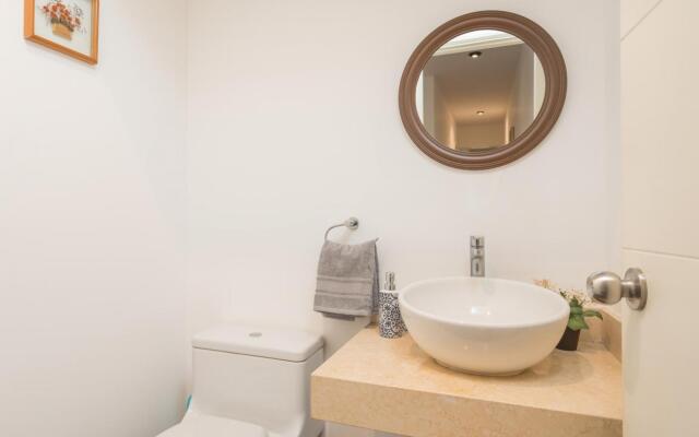 Outstanding Ocean View 2BR 2BA. Pool,Gym