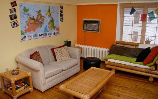 C'mon Inn Hostel