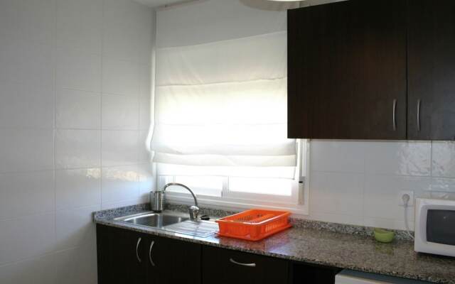 Comfortable Apartment With Washing Machine Near the Sea