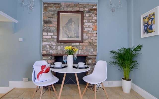 Delightful Holiday Home in Appledore With Garden