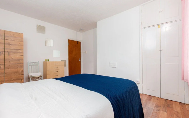 Whitman House - Deluxe Guest Room 2