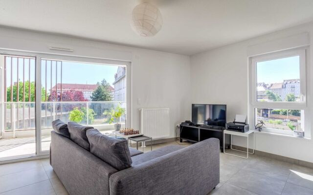 Pretty One-bedroom Apartment of 70m² With Balcony - Strasbourg
