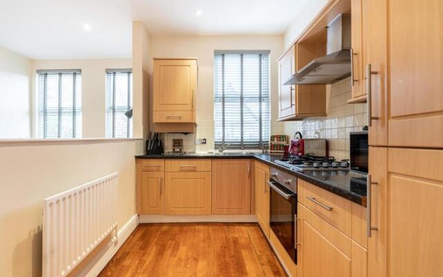Luxury 2BDR duplex apt, N London, 2 floors