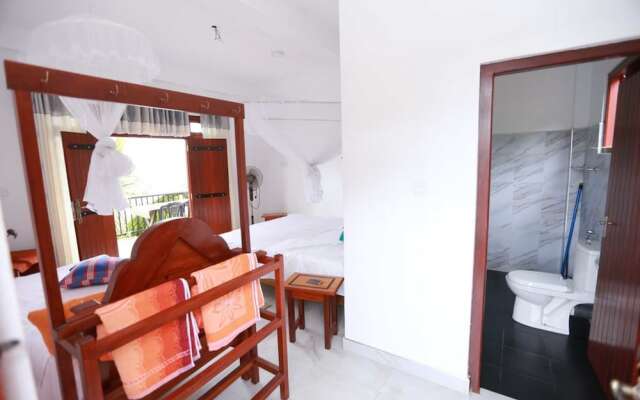 Yoho Cloud Castle Homestay