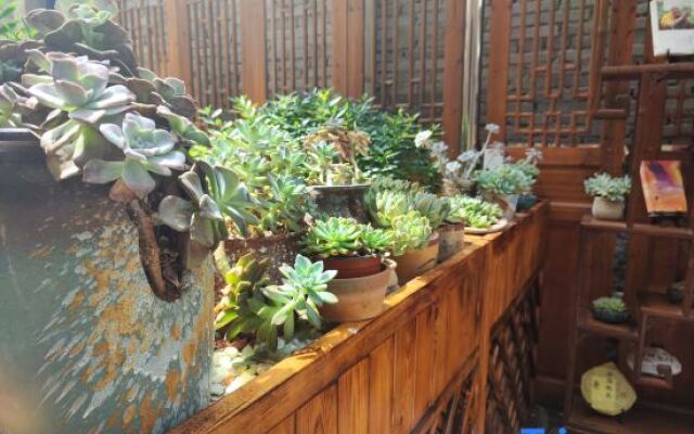 Yuebaitu Homestay