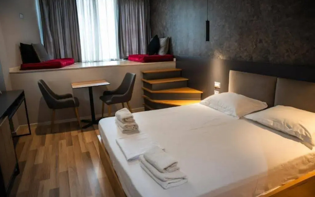 Dark Boutique Hotel