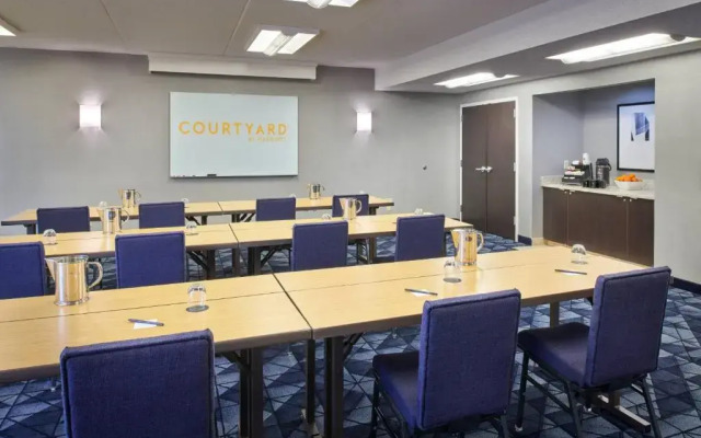 Courtyard by Marriott Chicago Highland Park/Northbrook