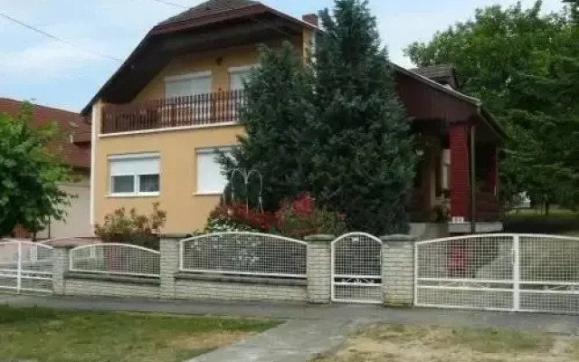 Zsuzsi Apartman