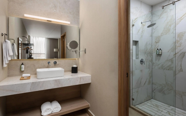 Tryp By Wyndham Ciudad Guzman Uttsa