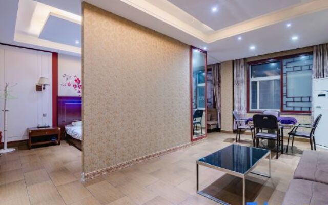 Xianglong Business Hotel (Xinyang Railway Station Tianrun Plaza)