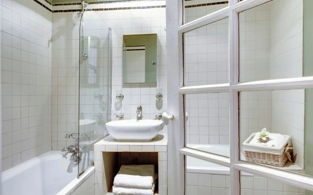 Paris Marais Central Residence