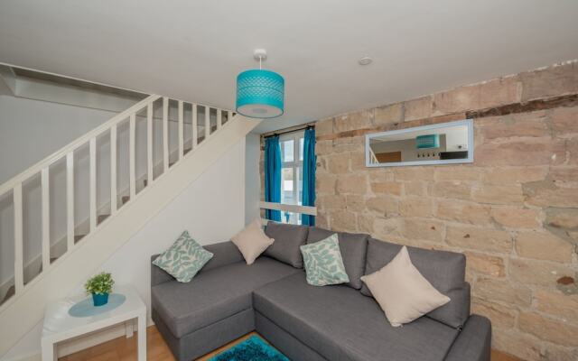 Kirkstall Bridge Apartments - 25