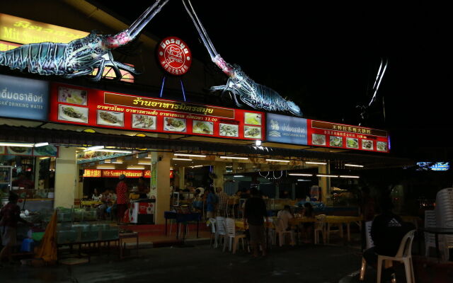 Ruang Thong Residence