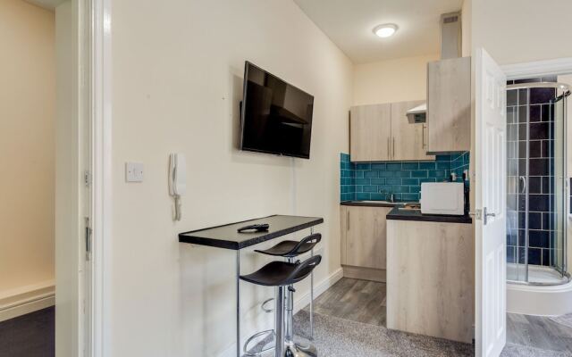 Tranquil Apartment in Coventry Near Skydome Arena