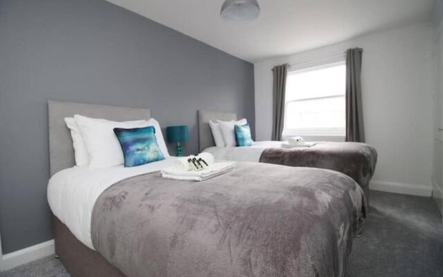 Spacious Georgian Apartment 5 mins from Bath Abbey